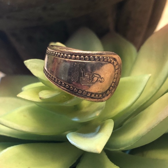Jewelry - Vintage spoon ring